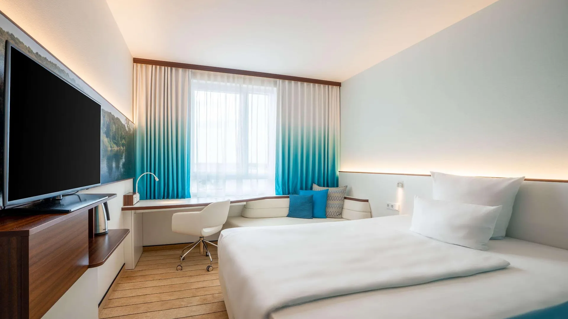Hey Lou Hotel Frankfurt Airport Kelsterbach 3*,